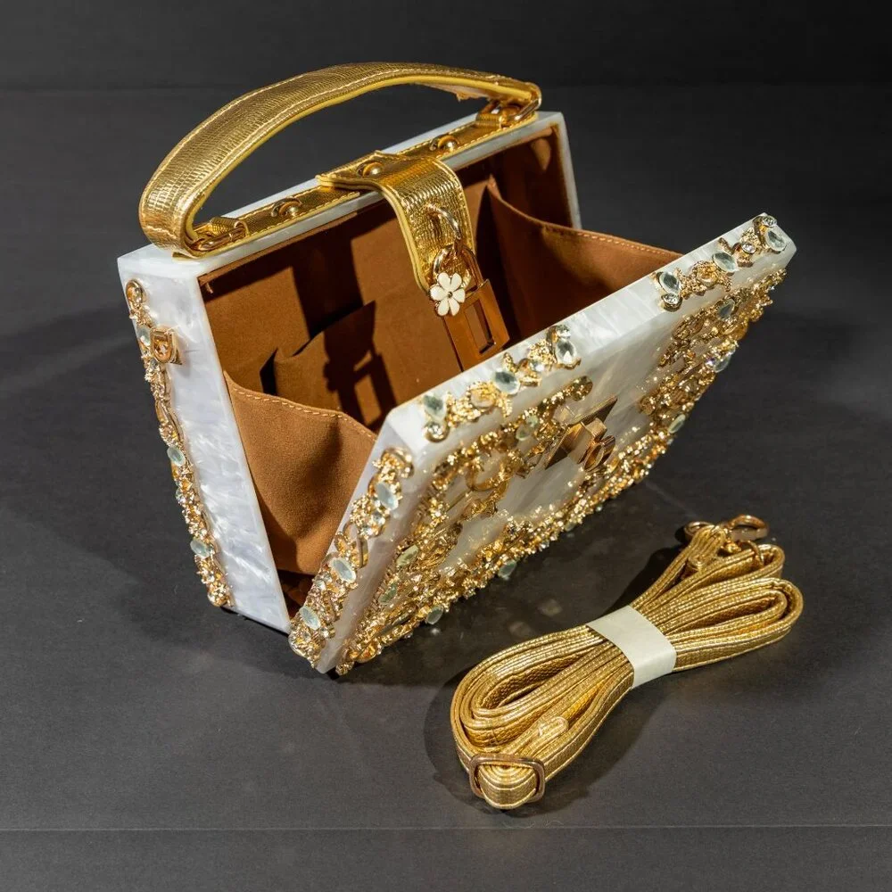Verano Hill Acrylic Box Handbag White Gold Floral Design NWOT - Picture 3 of 7